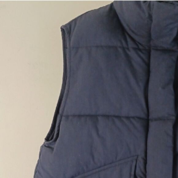 UCLA H&M Navy Blue Puffer Vest - Picture 11 of 16